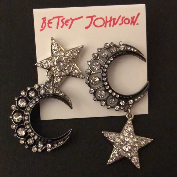 Betsey Johnson Silver & Gunmetal Tone Moon & Star Mismatch Drop Earrings NWT - Picture 2 of 15